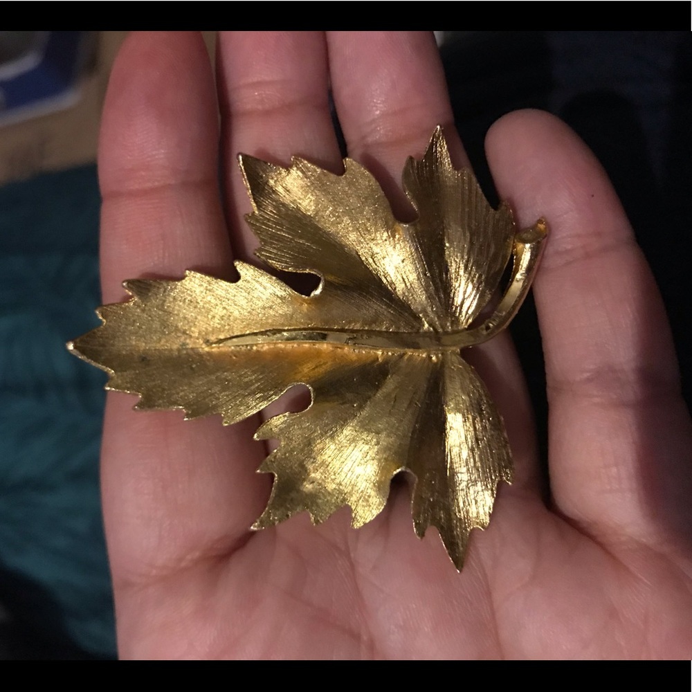 Vintage Goldtone Leaf Brooch signed Mamselle.